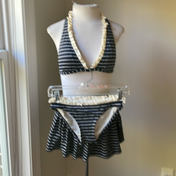 Juicy Couture Beach Royalty 3 pieces set - Picture 2 of 6